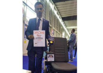 Une invention égyptienne : Une chaise roulante avec des signaux cérébraux