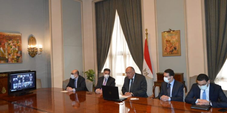 Choucri: Déployer tous les efforts pour faire réussir la Conférence sur le changement climatique 2 - Le Progrès Egyptien Choucri: Déployer tous les efforts pour faire réussir la Conférence sur le changement climatique 1 - Le Progrès Egyptien