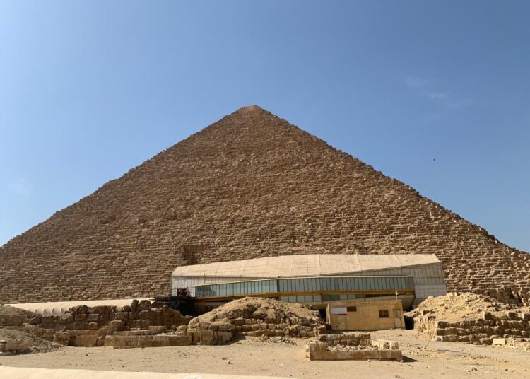 Karomama, la statue de la divine adoratrice