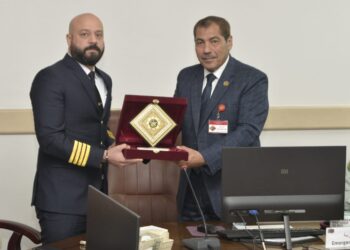 Une délégation de l’Académie militaire Nasser loue les pilotes d’EgyptAir