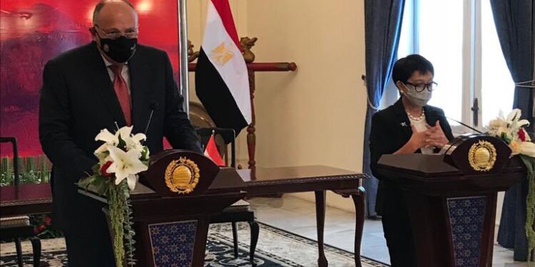 Choucri remet un message d'Al-Sissi au président indonésien 2 - Le Progrès Egyptien Choucri remet un message d'Al-Sissi au président indonésien 1 - Le Progrès Egyptien