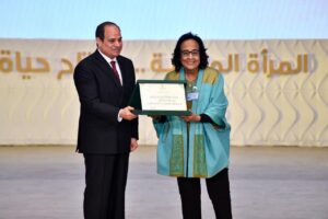 Lors de la cérémonie de mise à l'honneur de la Femme et de la Mère idéale 2022 : Al-Sissi : La femme fait partie intégrante de notre succès 9 - Le Progrès Egyptien