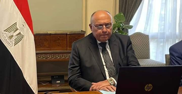 Choucri s'entretient avec le président de la COP26 2 - Le Progrès Egyptien Choucri s'entretient avec le président de la COP26 1 - Le Progrès Egyptien