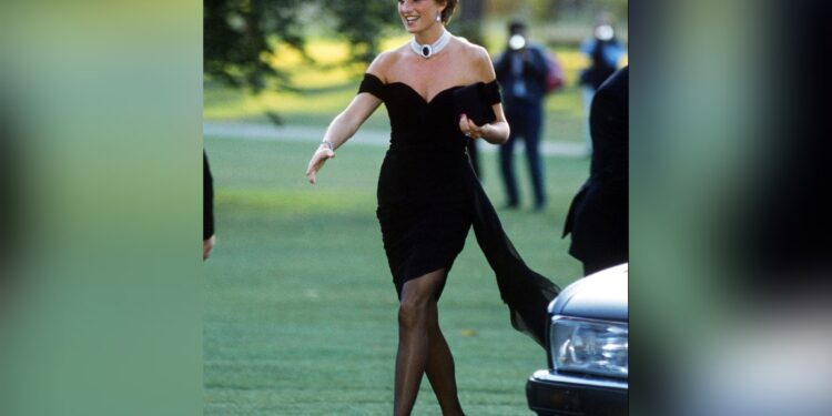 Les 10 photos les plus célèbres de la Princesse Diana 2 - Le Progrès Egyptien Les 10 photos les plus célèbres de la Princesse Diana 1 - Le Progrès Egyptien