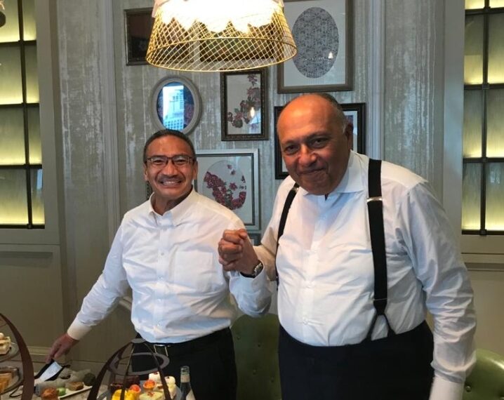 Choucri s'entretient avec le ministre malaisien de la Défense 2 - Le Progrès Egyptien Choucri s'entretient avec le ministre malaisien de la Défense 1 - Le Progrès Egyptien