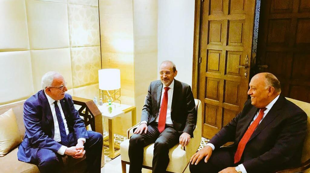 Choucri rencontre ses homologues jordanien et palestinien 2 - Le Progrès Egyptien Choucri rencontre ses homologues jordanien et palestinien 1 - Le Progrès Egyptien