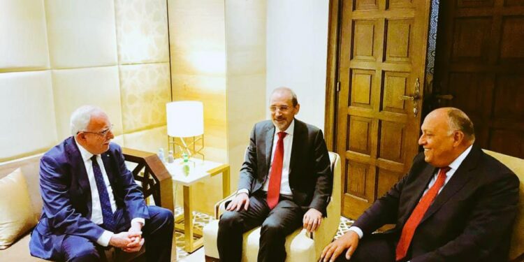 Choucri rencontre ses homologues jordanien et palestinien 2 - Le Progrès Egyptien Choucri rencontre ses homologues jordanien et palestinien 1 - Le Progrès Egyptien