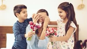 Eve célèbre triomphalement sa fête