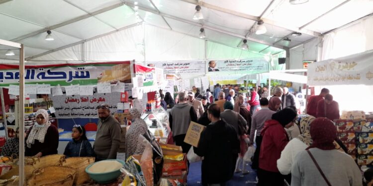 Le gouverneur d’Ismaïliya inspecte la Foire “Bienvenu Ramadan” 2 - Le Progrès Egyptien Le gouverneur d’Ismaïliya inspecte la Foire “Bienvenu Ramadan” 1 - Le Progrès Egyptien