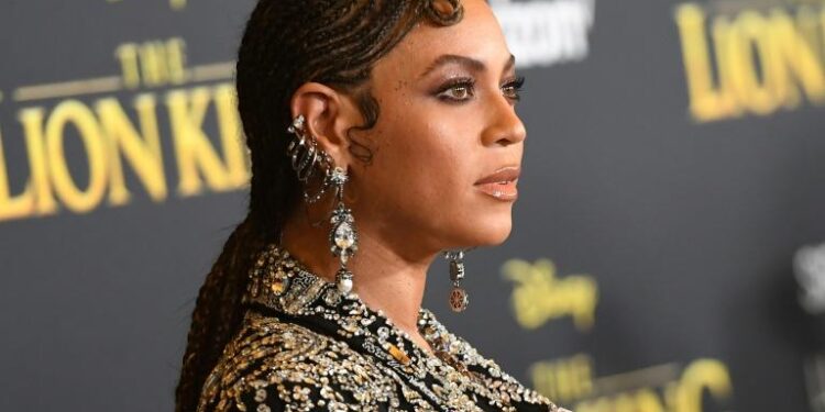 Beyoncé et Billie Eilish pendant la soirée des Oscars 1 - Le Progrès Egyptien