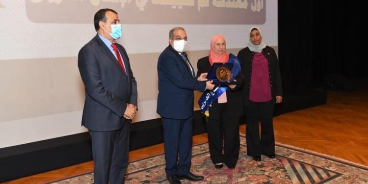 Production militaire: Documentaire pour les femmes idéales 1 - Le Progrès Egyptien