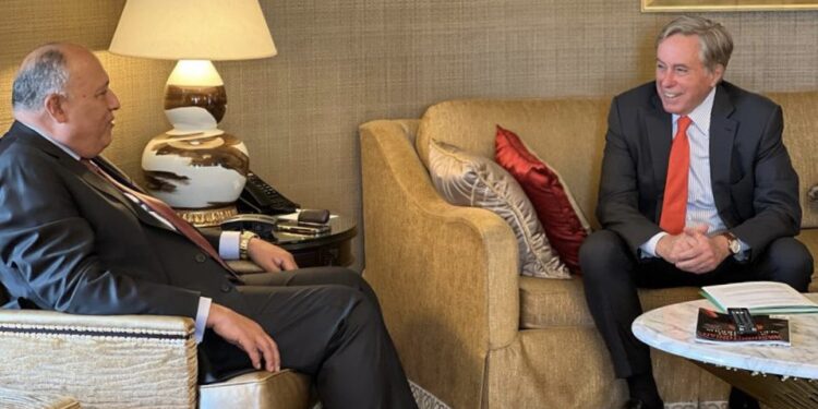 Choucri s'entretient avec le premier conseiller de l’émissaire américain pour le climat 2 - Le Progrès Egyptien Choucri s'entretient avec le premier conseiller de l’émissaire américain pour le climat 1 - Le Progrès Egyptien