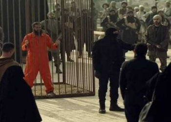 “Les rapatriés” nous rappelle le pilote qui a été brûlé vif par Daesh