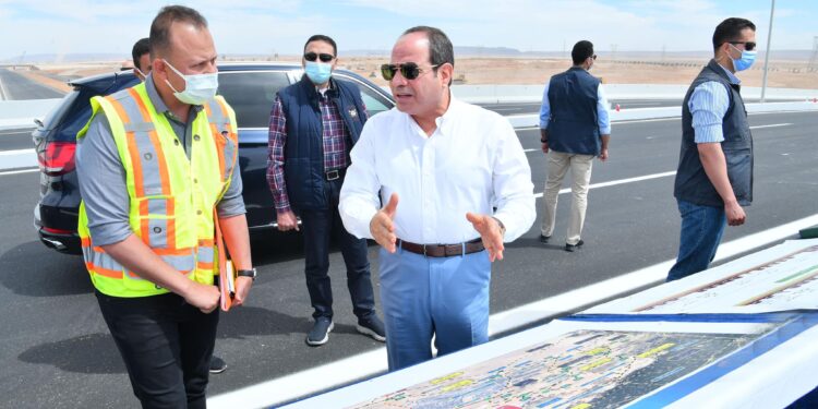 Al-Sissi inspecte les travaux de la route Le Caire - Suez 2 - Le Progrès Egyptien Al-Sissi inspecte les travaux de la route Le Caire - Suez 1 - Le Progrès Egyptien