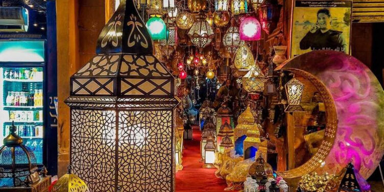 Le plus géant Fanous à la rue Al-Moez ! 2 - Le Progrès Egyptien Le plus géant Fanous à la rue Al-Moez ! 1 - Le Progrès Egyptien