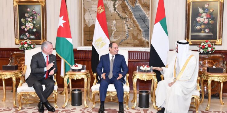 Al-Sissi reçoit le roi Abdallah II bin Al Hussein et Cheikh Mohamed bin Zayed Al Nahyan 2 - Le Progrès Egyptien Al-Sissi reçoit le roi Abdallah II bin Al Hussein et Cheikh Mohamed bin Zayed Al Nahyan 1 - Le Progrès Egyptien