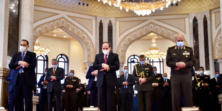 Al-Sissi préside une réunion avec les hauts commandants de l’Armée 2 - Le Progrès Egyptien Al-Sissi préside une réunion avec les hauts commandants de l’Armée 1 - Le Progrès Egyptien