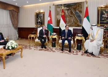 Al-Sissi: Renforcer la coopération avec la Jordanie et les EAU