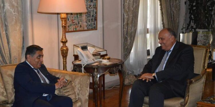 Choucri s'entretient avec le ministre d'État britannique pour l'Afrique du Nord, le Commonwealth et les Nations Unies 1 - Le Progrès Egyptien