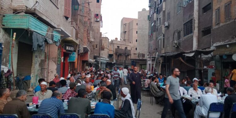 Qéna : Les jeunes de Haute Egypte organisent une table d’Iftar 1 - Le Progrès Egyptien