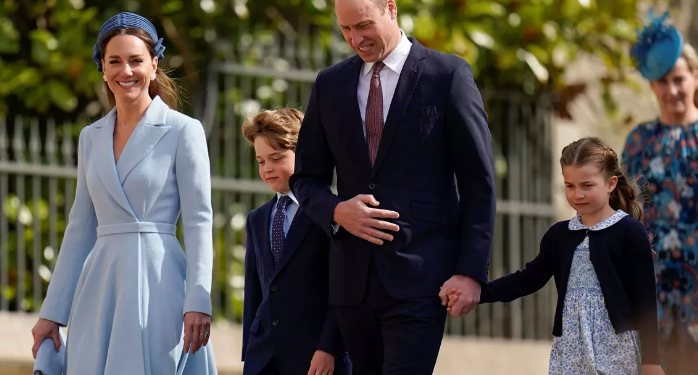 Kate, William, George et Charlotte, en famille pour la messe de Pâques 1 - Le Progrès Egyptien
