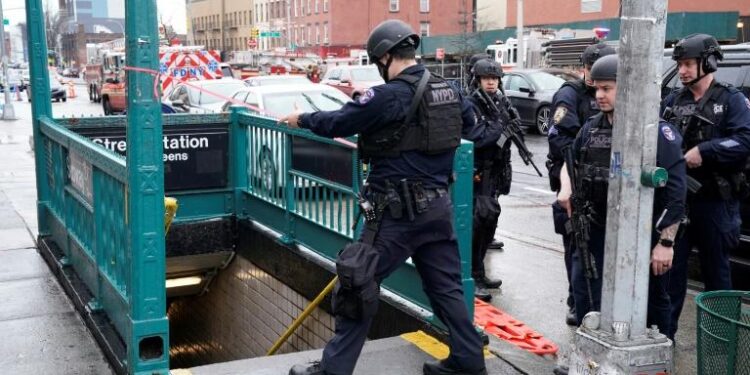 La police de New York lancée aux trousses d’un tireur du métro 1 - Le Progrès Egyptien