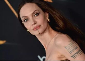 Angelina Jolie : Coups tordus