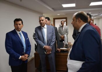 Le ministre de la Jeunesse inspecte le siège du ministère dans la NCA
