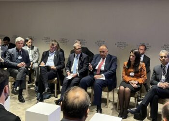 Choucri étale à Davos la vision égyptienne pour la COP27 prévue à Charm Al-Cheikh
