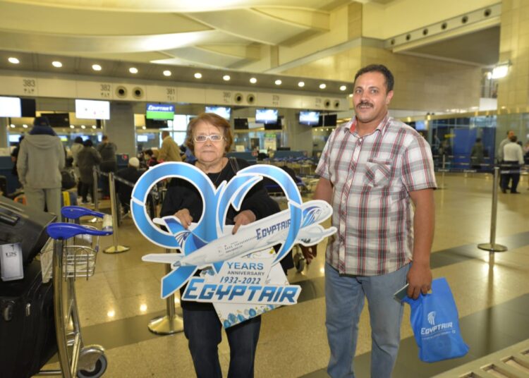 EgyptAir célèbre son 90e anniversaire avec des passagers dans les aéroports et dans les avions