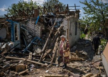 L’Ukraine se prépare à des batailles décisives dans le Donbass