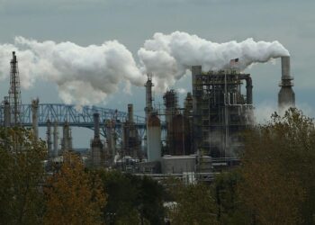 USA : Les raffineries aggravent la flambée de l’essence