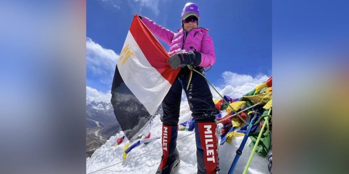 Manal Rostom, 1ère Egyptienne à atteindre le mont Everest 2 - Le Progrès Egyptien Manal Rostom, 1ère Egyptienne à atteindre le mont Everest 1 - Le Progrès Egyptien