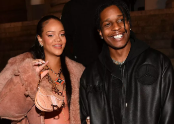 Rihanna, jeune maman en «admiration» devant son petit garçon