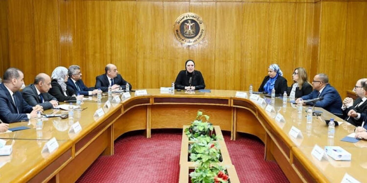 Industrie : Plus de facilités pour les investisseurs 2 - Le Progrès Egyptien Industrie : Plus de facilités pour les investisseurs 1 - Le Progrès Egyptien