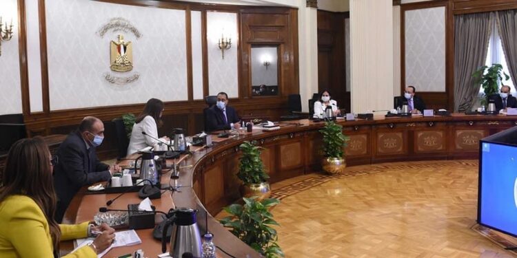 Madbouli examine le programme national de reformes structurelles 2 - Le Progrès Egyptien Madbouli examine le programme national de reformes structurelles 1 - Le Progrès Egyptien
