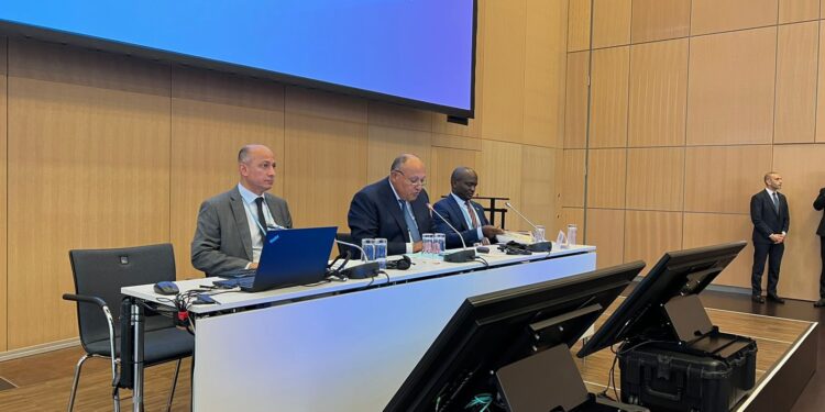 Choucri se réunit avec un groupe des négociateurs africains sur les changements climatiques à Bonn 2 - Le Progrès Egyptien Choucri se réunit avec un groupe des négociateurs africains sur les changements climatiques à Bonn 1 - Le Progrès Egyptien