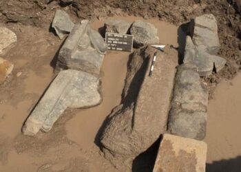 Découverte d’un bloc calcaire et des statuettes de Khéops à Héliopolis