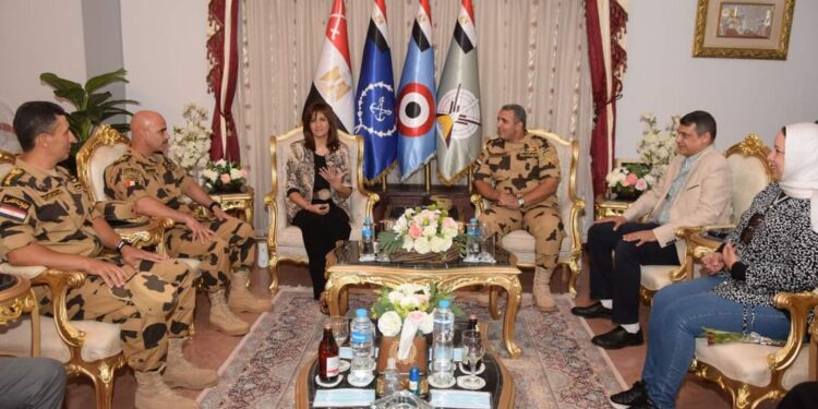 Les Forces armées accueillent une délégation de jeunes Égyptiens à l'étranger 1 - Le Progrès Egyptien