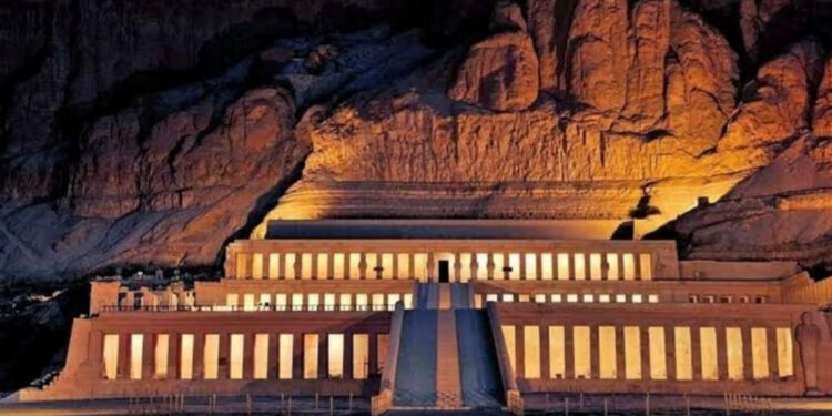 Opéra de Toutankhamon devant le temple d’Hatchepsout le 5 novembre 2 - Le Progrès Egyptien Opéra de Toutankhamon devant le temple d’Hatchepsout le 5 novembre 1 - Le Progrès Egyptien