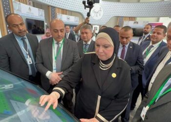 La ministre du Commerce inspecte le pavillon de l’Autorité de développement industriel