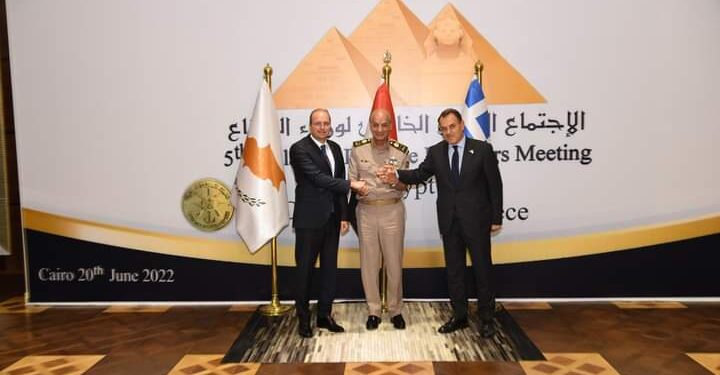 Les ministres de la Défense de l'Egypte, de Chypre et de la Grèce examinent au Caire la coopération militaire 1 - Le Progrès Egyptien