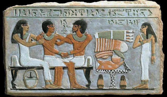 Une scène de famille sur la stèle d’Amenemhat 2 - Le Progrès Egyptien Une scène de famille sur la stèle d’Amenemhat 1 - Le Progrès Egyptien