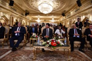 Gamal Abdel Nasser est le fondateur de Dar El-Tahrir et El-Sadate en est le premier rédacteur en chef 6 - Le Progrès Egyptien Gamal Abdel Nasser est le fondateur de Dar El-Tahrir et El-Sadate en est le premier rédacteur en chef 5 - Le Progrès Egyptien