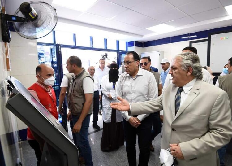 Madbouli inspecte des projets dans le cadre de l’initiative présidentielle “Une vie décente” (Photos)