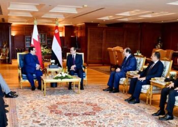 Al-Sissi et Hamad Ben Issa examinent les dossiers régionaux d’intérêts communs