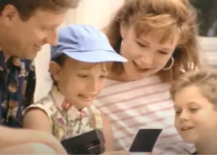 Britney Spears dans une publicité pour de la sauce barbecue Maull's (1993) 