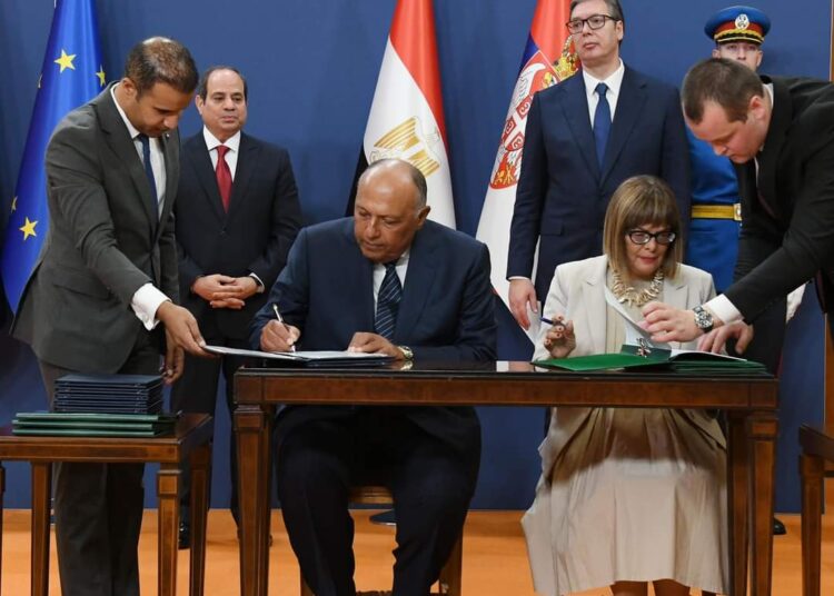 Al-Sissi et son homologue serbe assistent à la signature de plusieurs accords