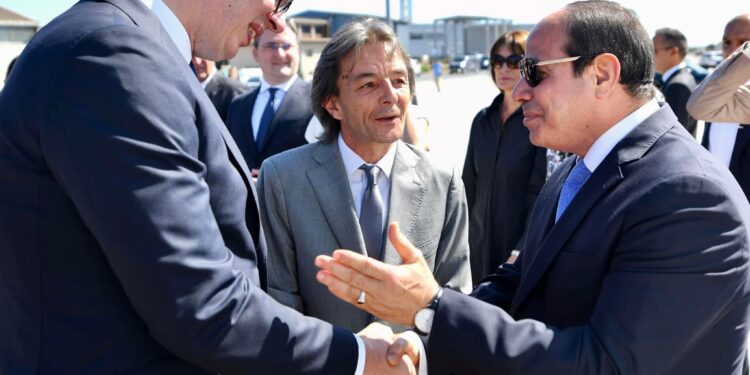 Le Président serbe reçoit le président Al-Sissi à l'aéroport de Belgrade 2 - Le Progrès Egyptien Le Président serbe reçoit le président Al-Sissi à l'aéroport de Belgrade 1 - Le Progrès Egyptien