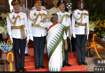 Inde : Investiture de Droupadi Murmu, 1ère présidente d’origine tribale